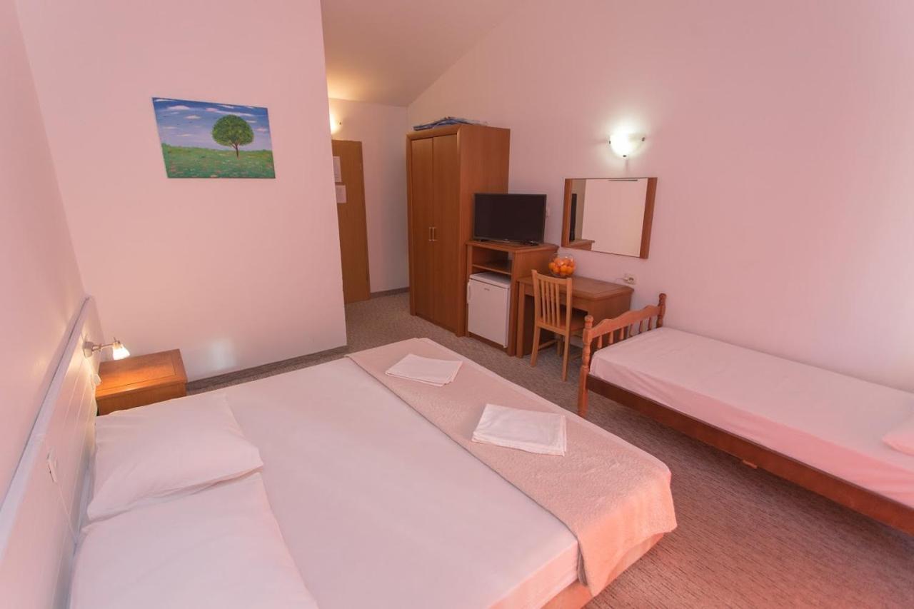 Apartmani Ana Mlini Exterior photo