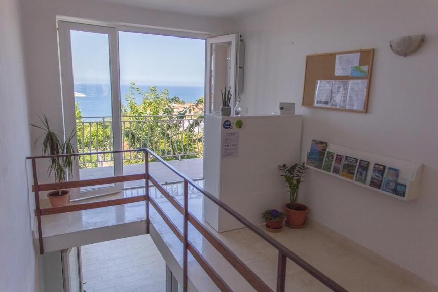 Apartmani Ana Mlini Exterior photo